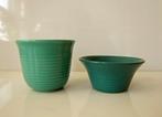 2 vintage bloempotjes, licht/ donker zeegroen, 9 en 5,5 cm h, Antiek en Kunst, Antiek | Keramiek en Aardewerk, Ophalen of Verzenden