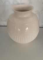 Wedgwood EDME vaas - Queen’s Ware bloemen rozen bolvaas, Huis en Inrichting, Woonaccessoires | Vazen, Overige kleuren, Aardewerk of Porselein