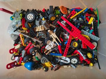 LEGO Technic & Bionicle collectie originele boeken 90 / 2000 beschikbaar voor biedingen