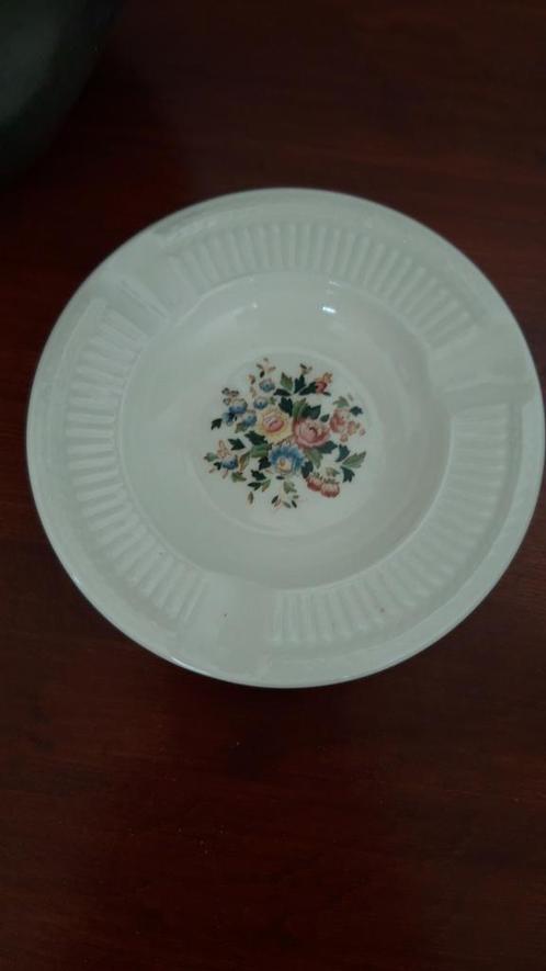 WEDGEWOOD ASBAKJE/THEEZAKJEHOUDER, Antiek en Kunst, Antiek | Servies los, Ophalen of Verzenden