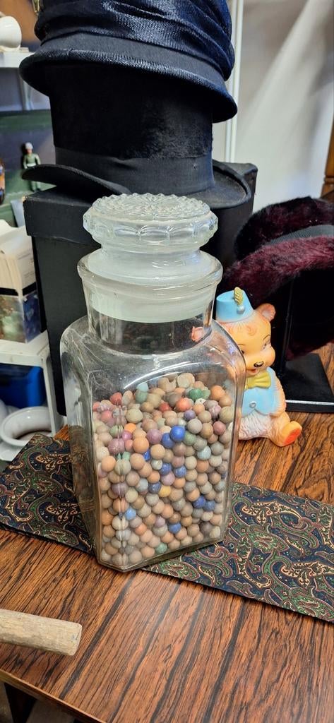 Oude glazen pot met kleiknikkers - 33 cm hoog, Antiek en Kunst, Curiosa en Brocante, Ophalen