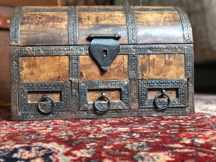 Antieke houten sieradendoos met lades, Antiek en Kunst, Antiek | Overige Antiek, Ophalen of Verzenden