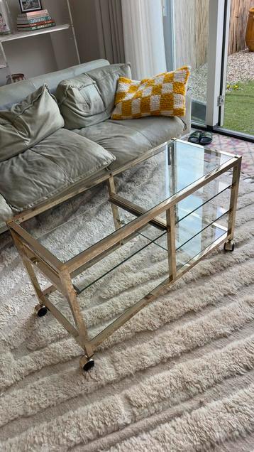 Hollywood regency glazen salontafel of sidetable op wielen beschikbaar voor biedingen