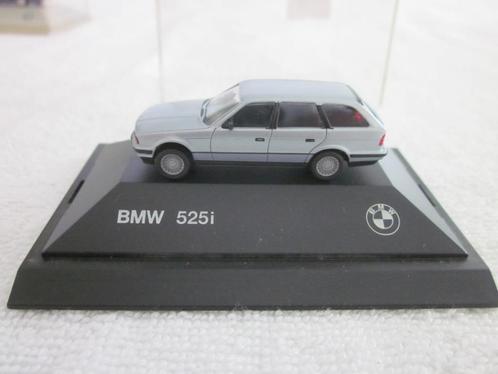 Herpa BMW 525I 1:87 licht blauw metalic in box., Hobby en Vrije tijd, Modelauto's | 1:87, Zo goed als nieuw, Auto, Herpa, Ophalen of Verzenden