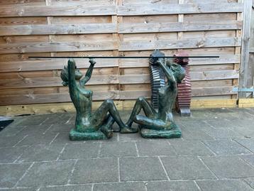 Prachtige bronzen tuintafel beschikbaar voor biedingen