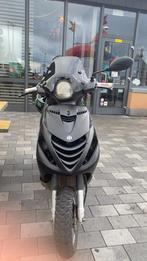Piaggio zip, Fietsen en Brommers, Scooters | Piaggio, Ophalen, Zo goed als nieuw, Benzine, Zip