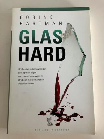 Corine Hartman - Glashard beschikbaar voor biedingen