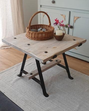 Industrieel Brocante Bijzettafel Massief Hout, Metalen Frame beschikbaar voor biedingen