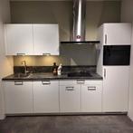 Compacte mat witte rechte showroomkeuken met 35% KORTING, Ophalen, Wit, Nieuw, Enkelwandige keuken