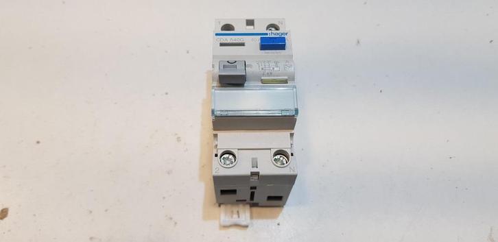 Hager Groepenkast Aardlekschakelaar CDA540G 40A 30mA (1x), Hobby en Vrije tijd, Elektronica-componenten, Gebruikt, Ophalen of Verzenden