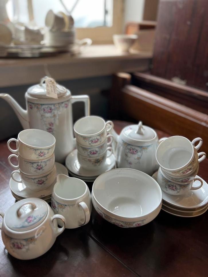 Vintage Gebloemd Servies Compleet, Antiek en Kunst, Antiek | Servies compleet, Ophalen