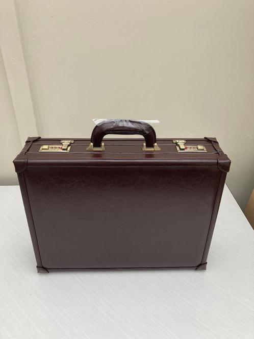 Claymore Attachékoffer Leer Model 1723 Bruin - Expandable, Sieraden, Tassen en Uiterlijk, Koffers, Nieuw, Leer, Minder dan 50 cm