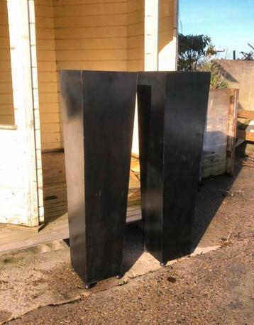 Metalen plantenbak XXL beschikbaar voor biedingen
