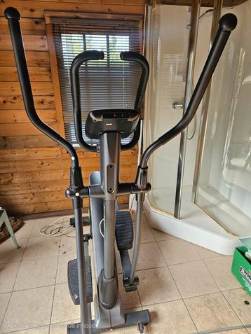Zo goed als nieuwe Virtufit crosstrainer beschikbaar voor biedingen
