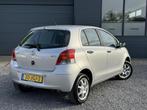 Toyota Yaris 1.0 VVTi Acces 2e Eigenaar,Airco,LM Velgen,Elek, Auto's, Toyota, Origineel Nederlands, Te koop, Zilver of Grijs, 5 stoelen