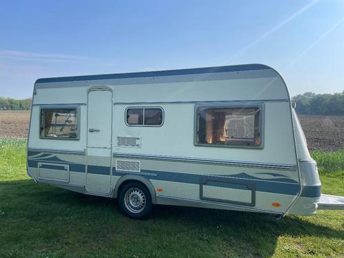 Fendt Saphir 470 2002, Caravans en Kamperen, Caravans, Particulier, tot en met 4, 1000 - 1250 kg, Rondzit, Fendt, Dwarsbed, Vast bed