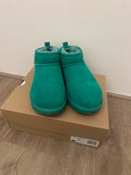 Ugg mini emerald green, Ophalen of Verzenden, Zo goed als nieuw, Groen