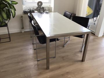 Komplete eethoek met Arco frame stoelen beschikbaar voor biedingen