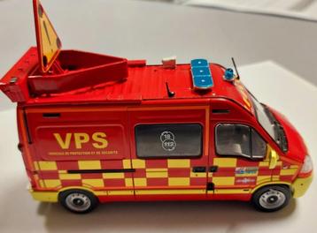 Renault Master II Lanery VPS brandweer schaal 1/43 # 33 beschikbaar voor biedingen