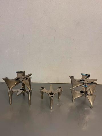 Set van 5 modulaire ‘vogelvlug’ kandelaars beschikbaar voor biedingen