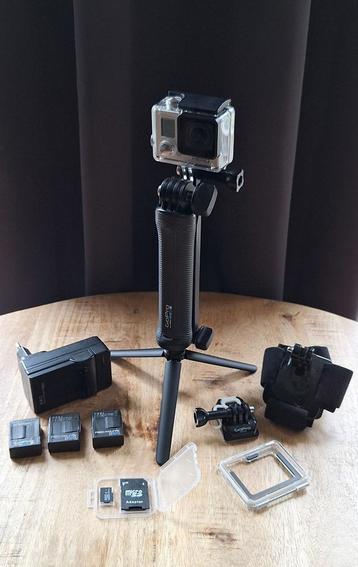 GoPro Hero 3 Plus extra's + 64GB & 3 extra battery  beschikbaar voor biedingen