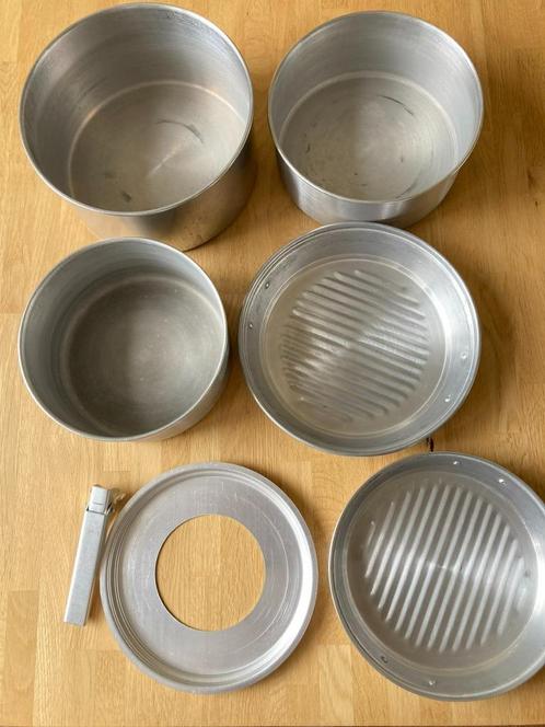 campingpannen nest 7-delig aluminium 3 pan 2 deksels ring, Caravans en Kamperen, Kampeeraccessoires, Gebruikt, Verzenden