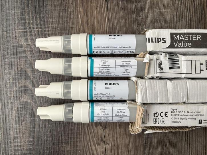 Philips LED buis T8 120cm en 150cm beschikbaar, prijs vanaf, Huis en Inrichting, Lampen | Losse lampen, Nieuw, Led-lamp, Minder dan 30 watt