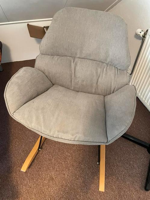 Schommelstoel grijs, Huis en Inrichting, Fauteuils, Gebruikt, Kunststof, 50 tot 75 cm, Minder dan 75 cm, Ophalen
