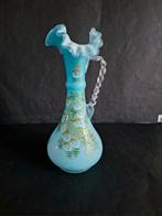 Antieke Victoriaanse blauw satijn glazen kan. Ruffle kraag., Ophalen of Verzenden