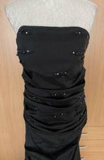 Lange zwarte jurk met stola en handschoenen maat 42, Kleding | Dames, Gelegenheidskleding, Galajurk, Zwart, Maat 42/44 (L), Ophalen of Verzenden