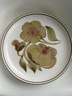 Set Borden en wijnkelk Denby Troubadour Magnolia bloem, Huis en Inrichting, Keuken | Servies, Overige materialen, Ophalen of Verzenden