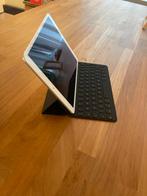 Apple iPad 8 + Smart Keyboard - Krasvrij!, Computers en Software, Apple iPads, 32 GB, Apple iPad, Zo goed als nieuw, Grijs
