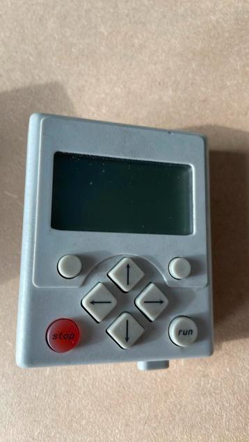 Lenze frequentieregelaar display beschikbaar voor biedingen