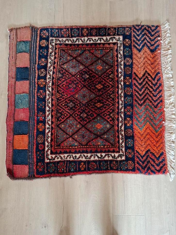 Vintage Handgeknoopt Perzisch Tapijt 104x100cm, Huis en Inrichting, Stoffering | Tapijten en Kleden, Gebruikt, 50 tot 100 cm, 100 tot 150 cm