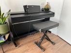 YAMAHA piano and piano stool, Muziek en Instrumenten, Ophalen, Zwart, Digitaal, Zo goed als nieuw