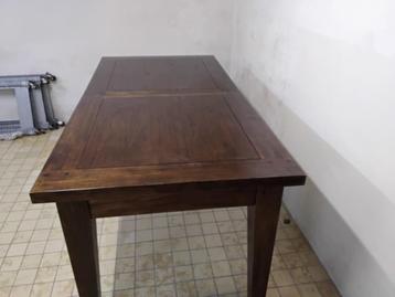Tafel beschikbaar voor biedingen
