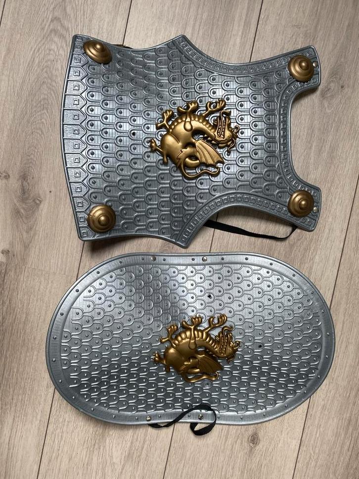 Speelgoed Schild en Borstplaat Draak, Kinderen en Baby's, Carnavalskleding en Verkleedspullen, Zo goed als nieuw, Jongen of Meisje