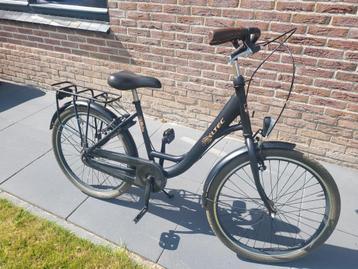 24 inch meisjes fiets beschikbaar voor biedingen