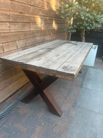Steiger houten tafel met stalen poten  beschikbaar voor biedingen