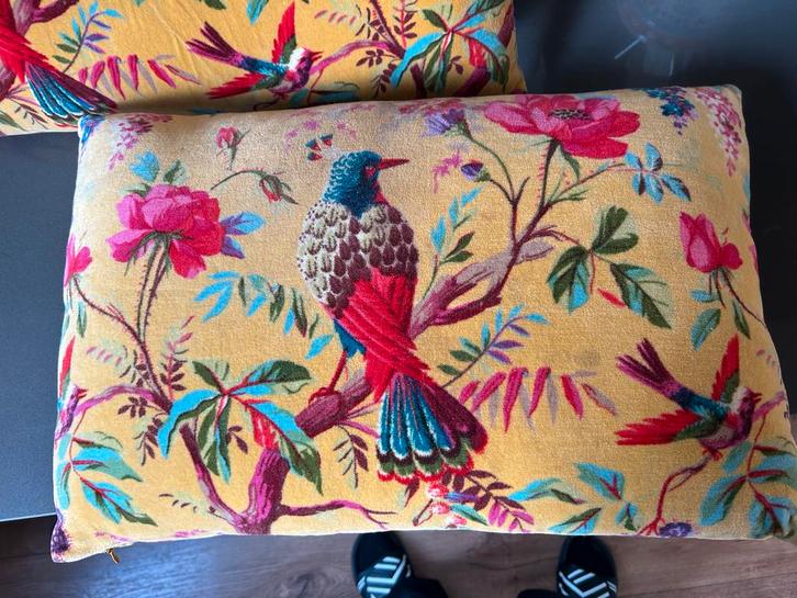 Sierkussens met vogelmotief, Huis en Inrichting, Woonaccessoires | Kussens, Zo goed als nieuw, Geel, Rechthoekig, Ophalen of Verzenden