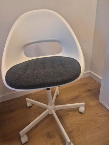 Witte Bureaustoel - Stijlvol en Comfortabel beschikbaar voor biedingen