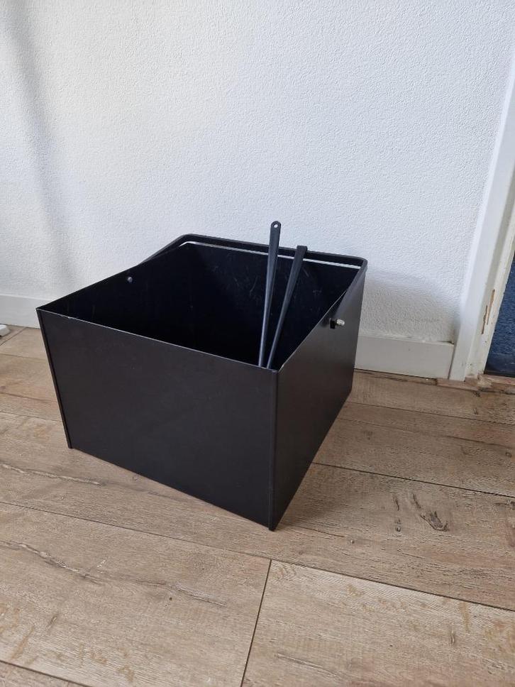 Zwarte opbergbak voor openhaardhout, Huis en Inrichting, Haarden, Gebruikt, Houthaard, Ophalen