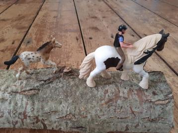 Leuk Schleich paard met veulen en poppetje. beschikbaar voor biedingen