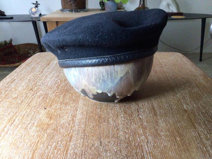 Vintage wollen alpino pet. Zwart., Kleding | Dames, Hoeden en Petten, Zo goed als nieuw, One size fits all, Ophalen of Verzenden