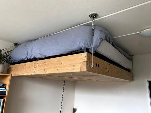 Elektrisch houten bed met spot verlichting, Huis en Inrichting, Slaapkamer | Bedden, Gebruikt, Tweepersoons, 160 cm, 210 cm, Hout