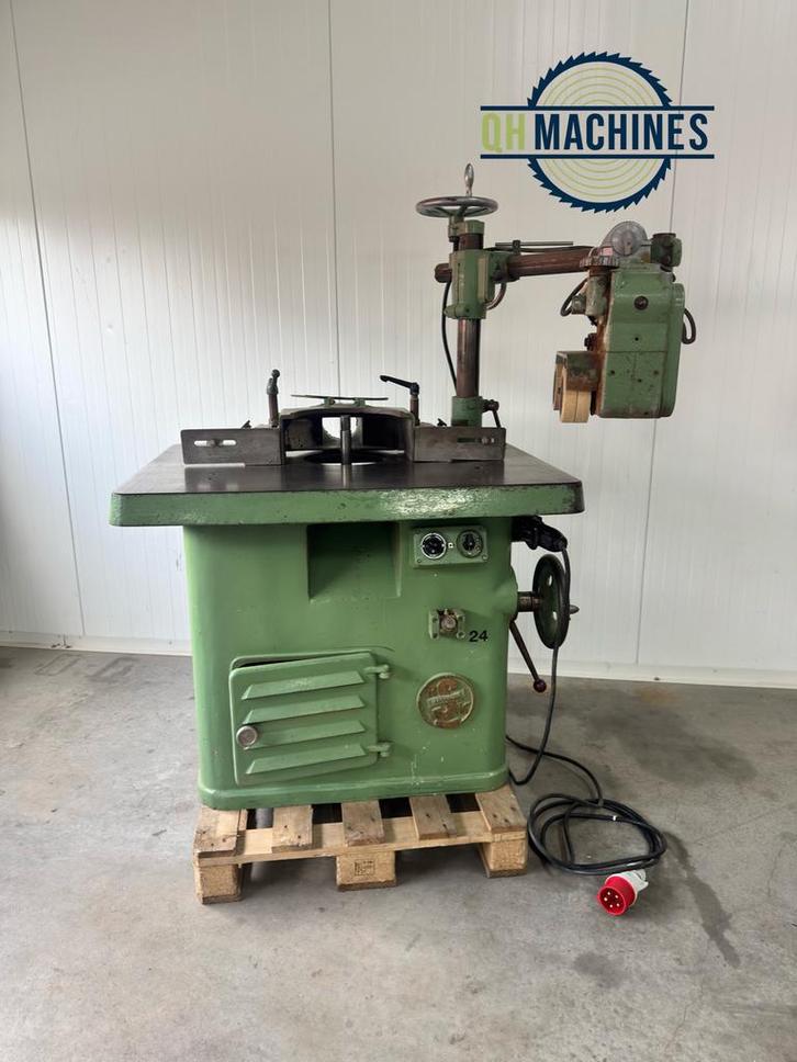 Kantelbare freesmachine met aanvoerapparaat, Doe-het-zelf en Verbouw, Gereedschap | Freesmachines, Zo goed als nieuw, Elektrisch