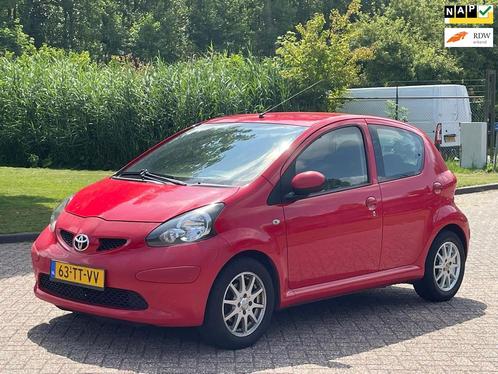 Toyota Aygo 1.0-12V +/AIRCO/APPLE CARPLAY/ELECRAMEN VOOR, Auto's, Toyota, Bedrijf, Te koop, Aygo, ABS, Airbags, Airconditioning