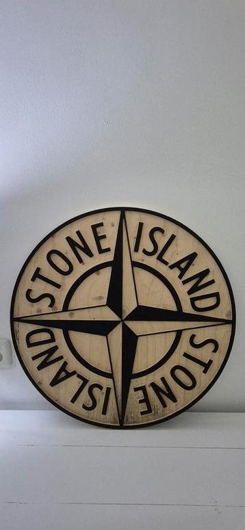 Stone Island logo  beschikbaar voor biedingen