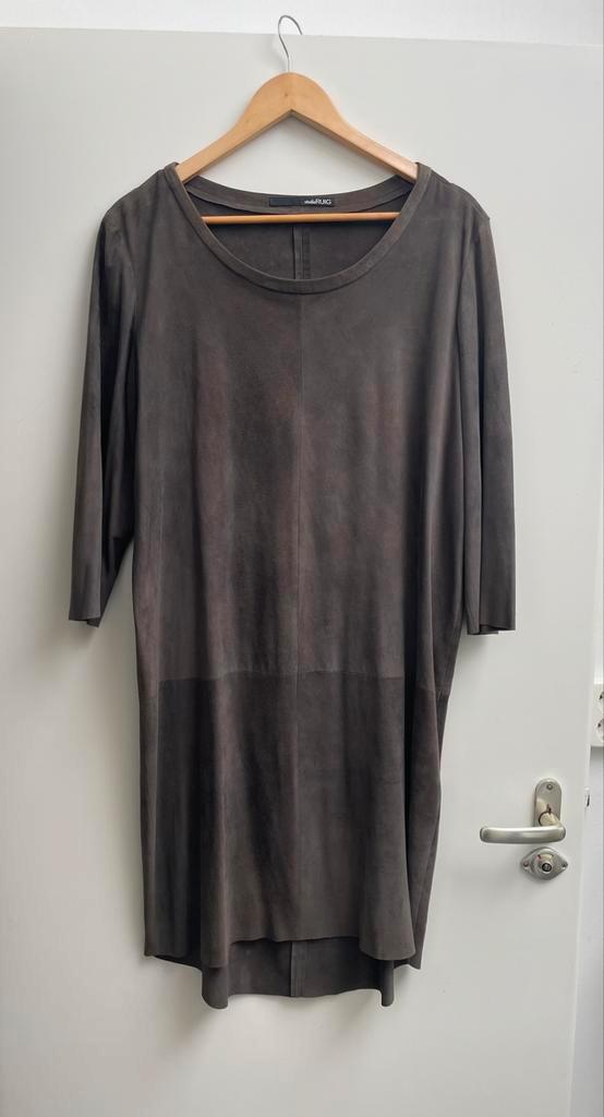 Studio Ruig schitterende jurk suede taupe 40, Kleding | Dames, Jurken, Zo goed als nieuw, Maat 38/40 (M), Overige kleuren, Knielengte