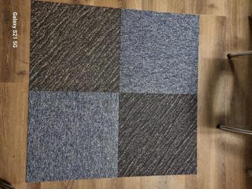 combinatie tapijttegels beschikbaar voor biedingen